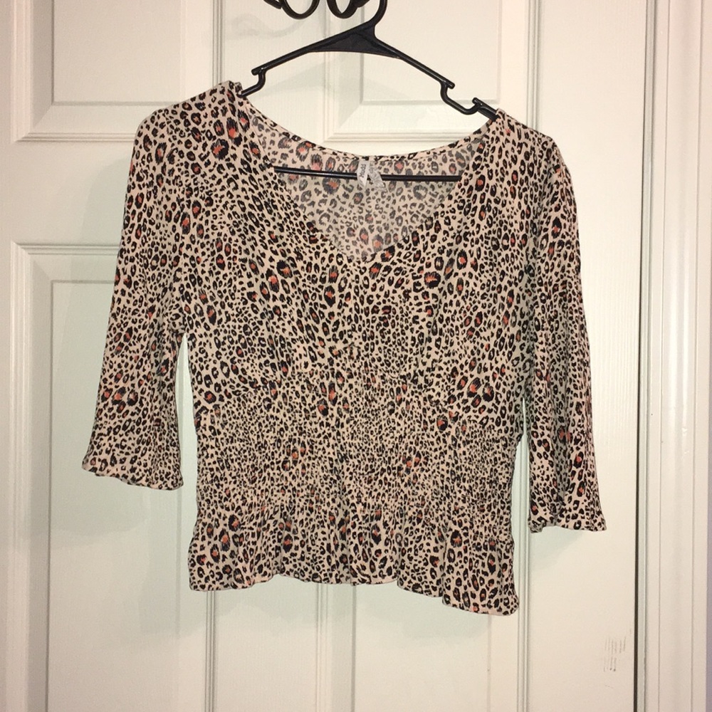 Size M. Crop top.
